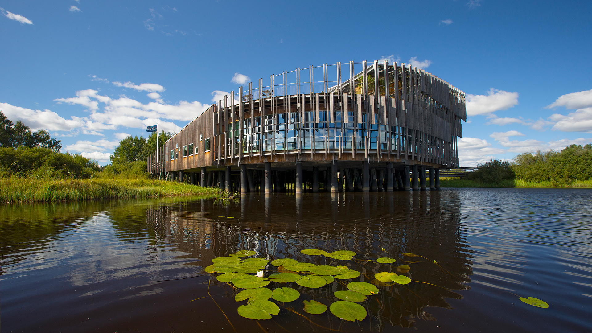 Naturum sett från sjön. Foto: Patrik Olofsson/N