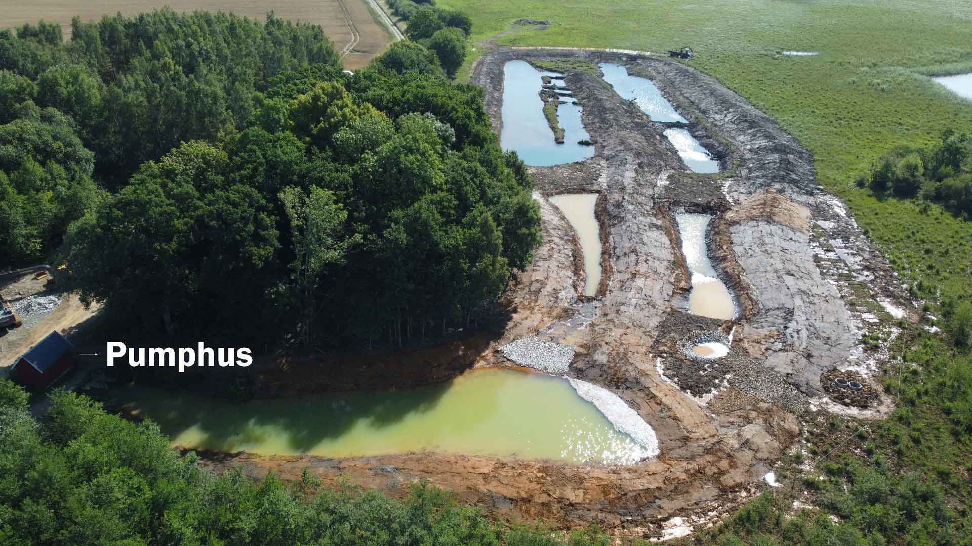 Drönarbild över Fredriksdalsvikens anläggning för att minska järn och aluminium.