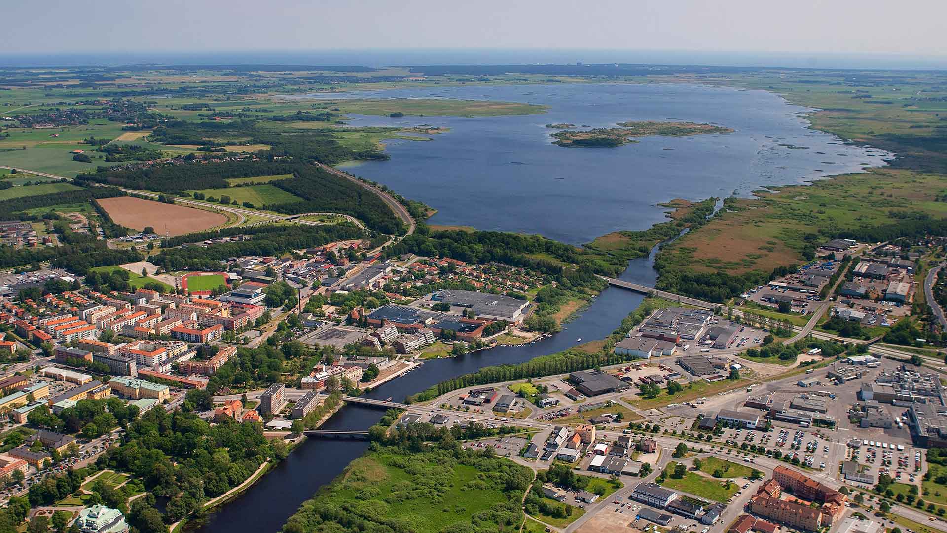 Drönarbild över Kristianstad och Hammarsjön. Foto Patrik Olofsson